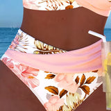 Bikini s kontrastným kvetinovým vzorom a rozparkom