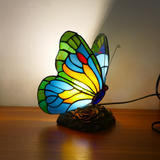Modrá vyrezávaná motýlia lampa