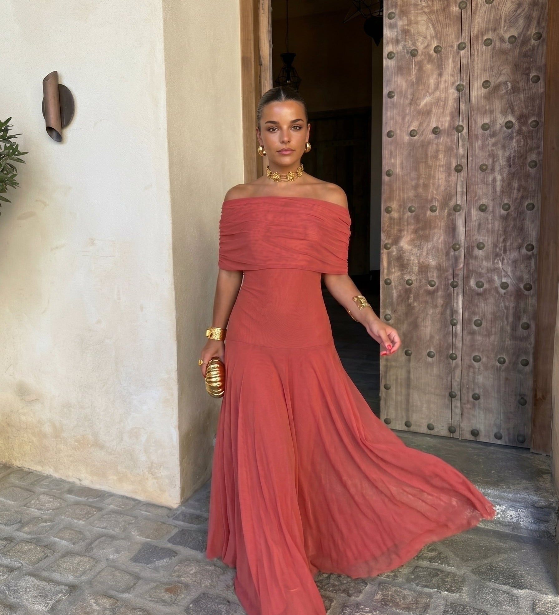 Irene / Elegantné šaty bez ramienok z sieťoviny