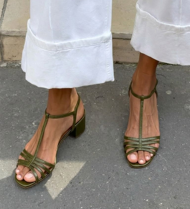 Allegra | Zlatožlté sandále každodennej elegancie