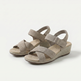 Holly – Teplá elegancia v jemnej taupe